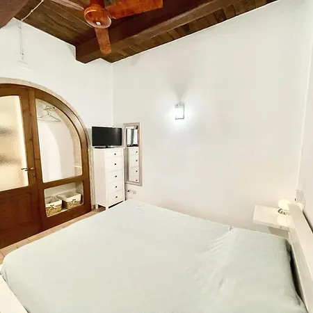 Unique With Child Activity Park, Pool And Meditation Park That Sleeps 16 וילה