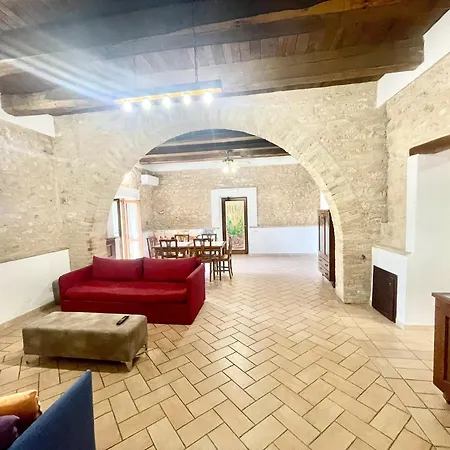 וילה Unique With Child Activity Park, Pool And Meditation Park That Sleeps 16 Limiti (Umbria)
