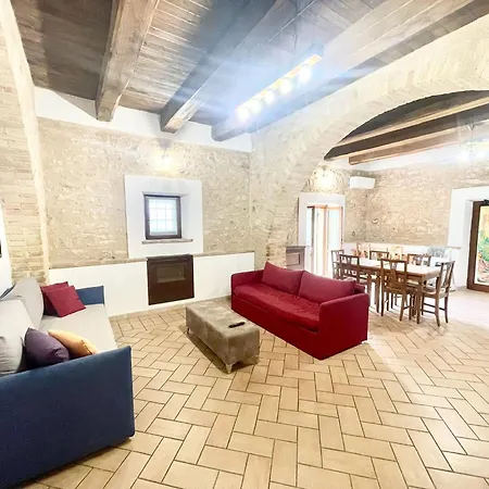 Unique With Child Activity Park, Pool And Meditation Park That Sleeps 16 וילה